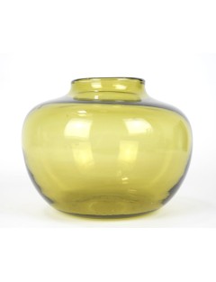 Vase - Claude Morin. Vase en verre soufflé à panse globulaire de couleur jaune