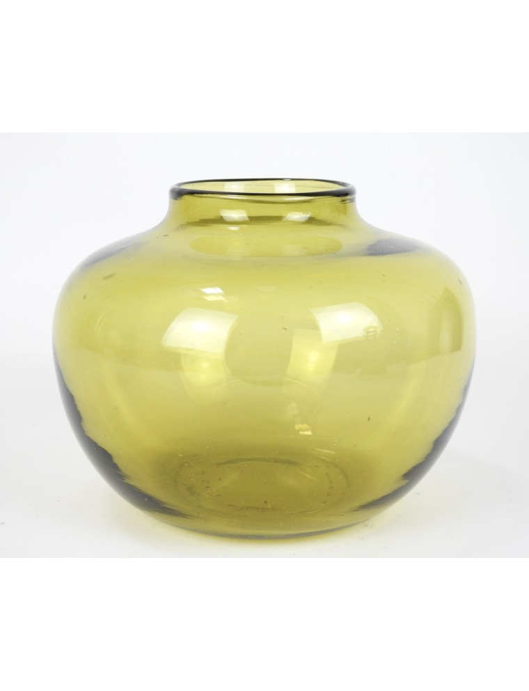Vase - Claude Morin. Vase en verre soufflé à panse globulaire de couleur jaune