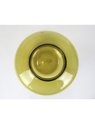 Vase - Claude Morin. Vase en verre soufflé à panse globulaire de couleur jaune