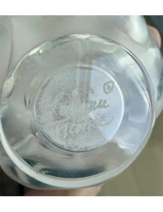 Lalique - Flacon à parfum Lalique nuages en cristal moulé pressé. Bouchon en forme de 2 anges unis par un coeur