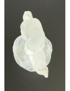 Lalique - Flacon à parfum Lalique nuages en cristal moulé pressé. Bouchon en forme de 2 anges unis par un coeur