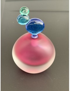 Vase - Bob Crooks - Flacon en verre satiné et coloré. Bouchon forme cactus. Signé sous la base. Haut 16 cm.