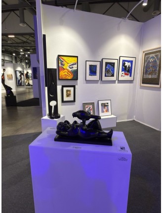 Botero –  "Le rêve". 1996. Bronze à patine brune. Numéroté 2/6