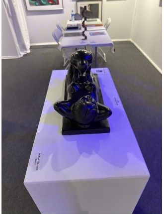 Botero –  "Le rêve". 1996. Bronze à patine brune. Numéroté 2/6