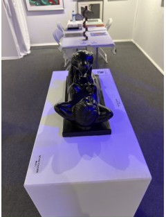 Botero –  "Le rêve". 1996. Bronze à patine brune. Numéroté 2/6