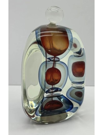 Alain BEGOU, Vase. Flacon avec son bouchon trilobé en verre soufflé à inclusions de ronds soufflés de couleurs