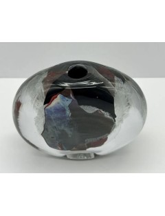 Claude MONOD - Vase disque en verre soufflé à motif intercalaire d'émaux bleu et rouge.