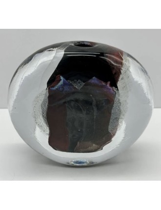 Claude MONOD - Vase disque en verre soufflé à motif intercalaire d'émaux bleu et rouge.