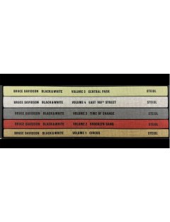 Superbe 5 livres photographies série Black & White de Bruce Davidson. Göttingen, Steidl, 2012.