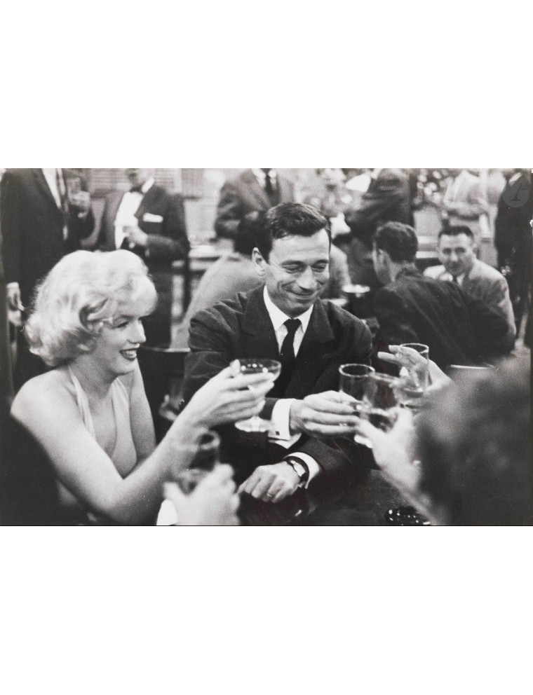 Photographie. Épreuve argentique d’époque de Marilyn Monroe et Yves Montand. Los Angeles, 1960.