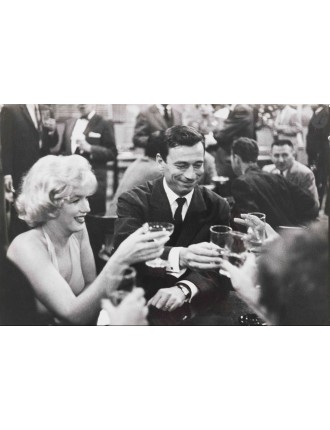 Photographie. Épreuve argentique d’époque de Marilyn Monroe et Yves Montand. Los Angeles, 1960.