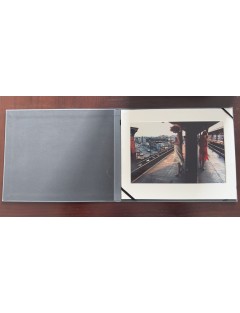 Superbe livre photographies rare série Subway de Bruce Davidson. Los Angeles, St. Ann's Press, 2003.