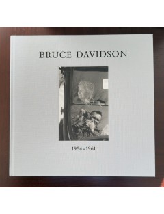 Superbe 3 livres photographies série Outside Inside de Bruce Davidson. Göttingen, Steidl, 2010.