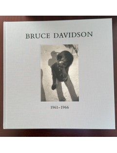 Superbe 3 livres photographies série Outside Inside de Bruce Davidson. Göttingen, Steidl, 2010.