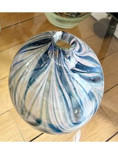 Vase - Claude Monod - Vase boule en verre soufflé à décor d'élaux et oxydes de cui