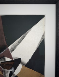 Composition. Technique mixte et collage. Signé en bas à gauche. Haut. 63 Larg. 47 cm.