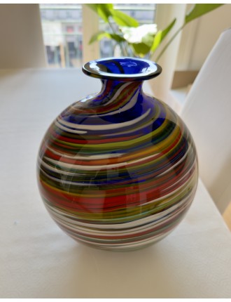 Vase boule en verre soufflé à décor type "diabolo", gravé en dessous Gianni VERSACE