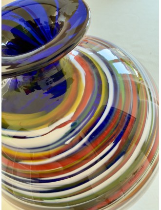 Vase boule en verre soufflé à décor type "diabolo", gravé en dessous Gianni VERSACE