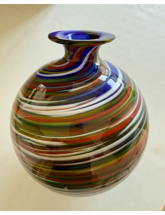 Vase boule en verre soufflé à décor type "diabolo", gravé en dessous Gianni VERSACE