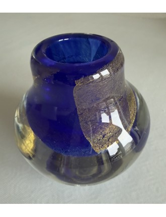 Vase Ovoïde en verre à décor polychrome signé et daté 94 sous la base. H :13 cm. Très bon état.