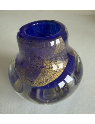 Vase Ovoïde en verre à décor polychrome signé et daté 94 sous la base. H :13 cm. Très bon état.