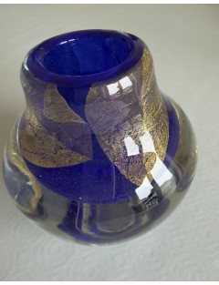 Vase Ovoïde en verre à décor polychrome signé et daté 94 sous la base. H :13 cm. Très bon état.