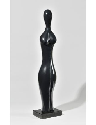 Sculpture en bronze à patine noire et socle en marbre noir de Xavier Alvarez