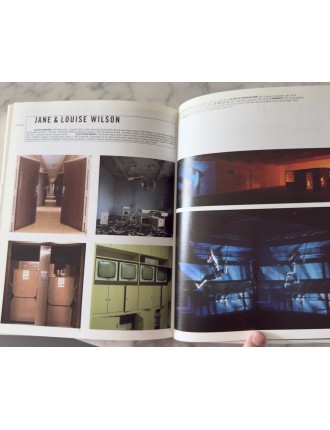 Livre Art at the Turn of the Millennium. L’art au tournant de l’an 2000. Edition Taschen
