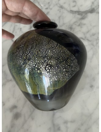 Jean-Claude Novaro - Vase ovoïde à col resserré en verre soufflé à inclusions d'oxydes, émaux et feuilles d'or