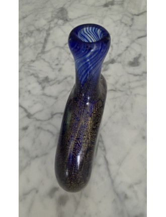 Jean-Claude Novaro - Vase à panse plate à col haut en verre soufflé à inclusions d'oxydes, d'émaux bleus et feuilles d'or