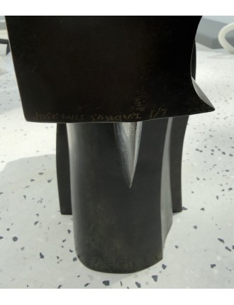 Sculpture en bronze à patine verte. "Selene". Signée et numérotée de  José Luis Sánchez