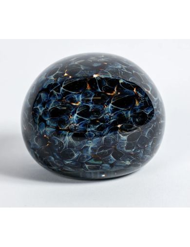 Jean-Claude Novaro – Papier – Boule presse-papier en verre à décor de petites écailles bleu-gris et noir