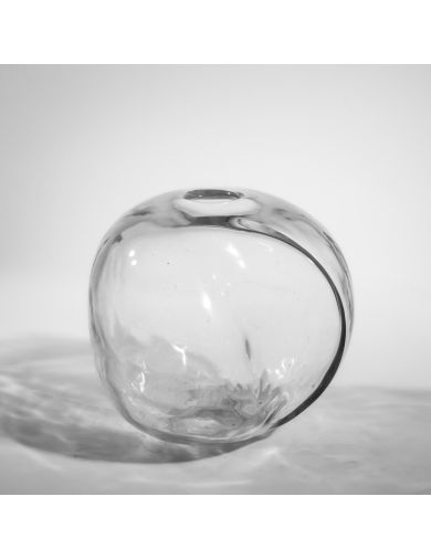 Murano – Verre – 1960 – Grand vase sphérique en verre translucide, un des côtés de forme mouvementée