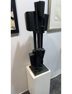Roger Desserprit – Sculpture en bronze. Composition aux quatre colonnes. 1970.