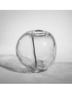 Murano – Verre – 1960 – Grand vase sphérique en verre translucide, un des côtés de forme mouvementée