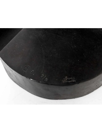 Sculpture en bronze a patine noire de Carmelo Arden Quin