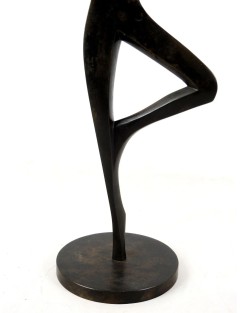 Sculpture en bronze a patine brun fonce de Riccardo Scarpa