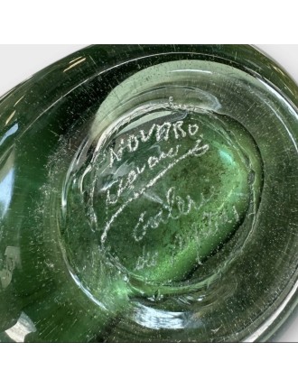Vase - Jean-Claude Novaro - Vase en verre soufflé vert. Signé en dessous. H : 13 cm.