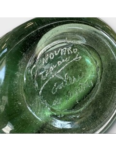 Vase - Jean-Claude Novaro - Vase en verre soufflé vert. Signé en dessous. H : 13 cm.