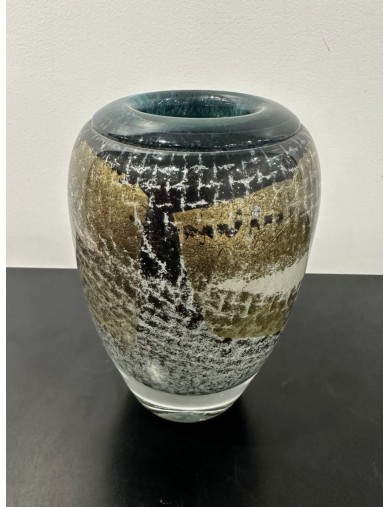 Vase en verre soufflé à décor d'inclusions dorées et polychromes