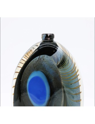 Vase - Eric Laurent - Vase bouteille en méplat en verre soufflé à décor d'ocelle bleu.