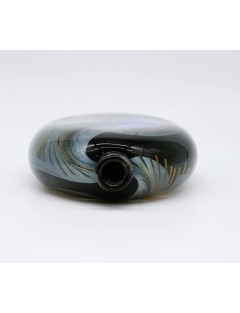 Vase - Eric Laurent - Vase bouteille en méplat en verre soufflé à décor d'ocelle bleu.